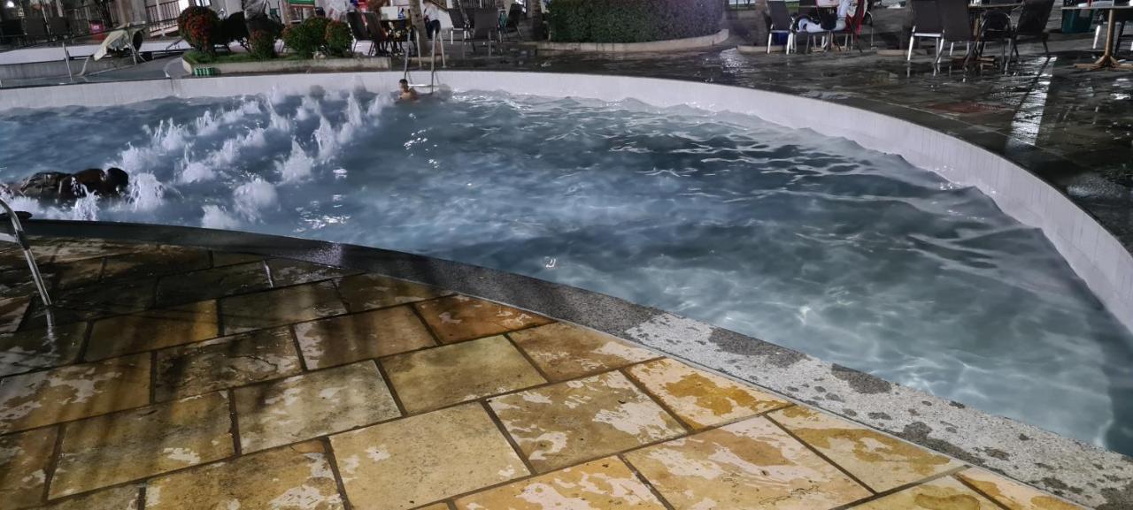 Thermas Lacqua Diroma Com Piscina De Ondas Gratis 24Horas Caldas Novas Bagian luar foto
